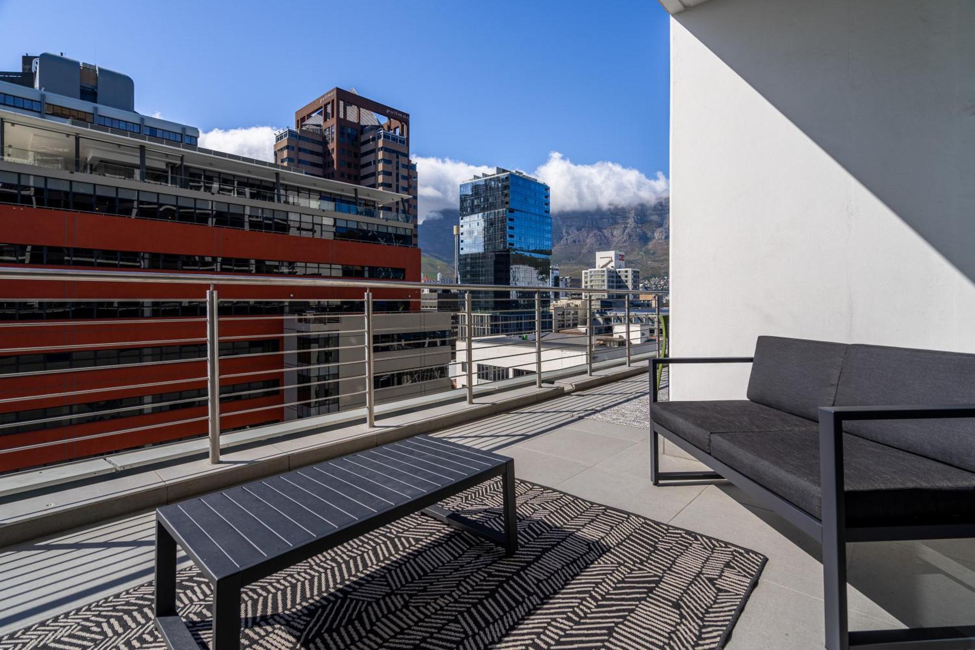 16 On Bree Luxury Apartments 开普敦 外观 照片