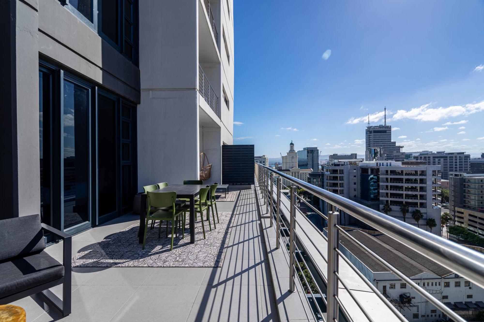 16 On Bree Luxury Apartments 开普敦 外观 照片